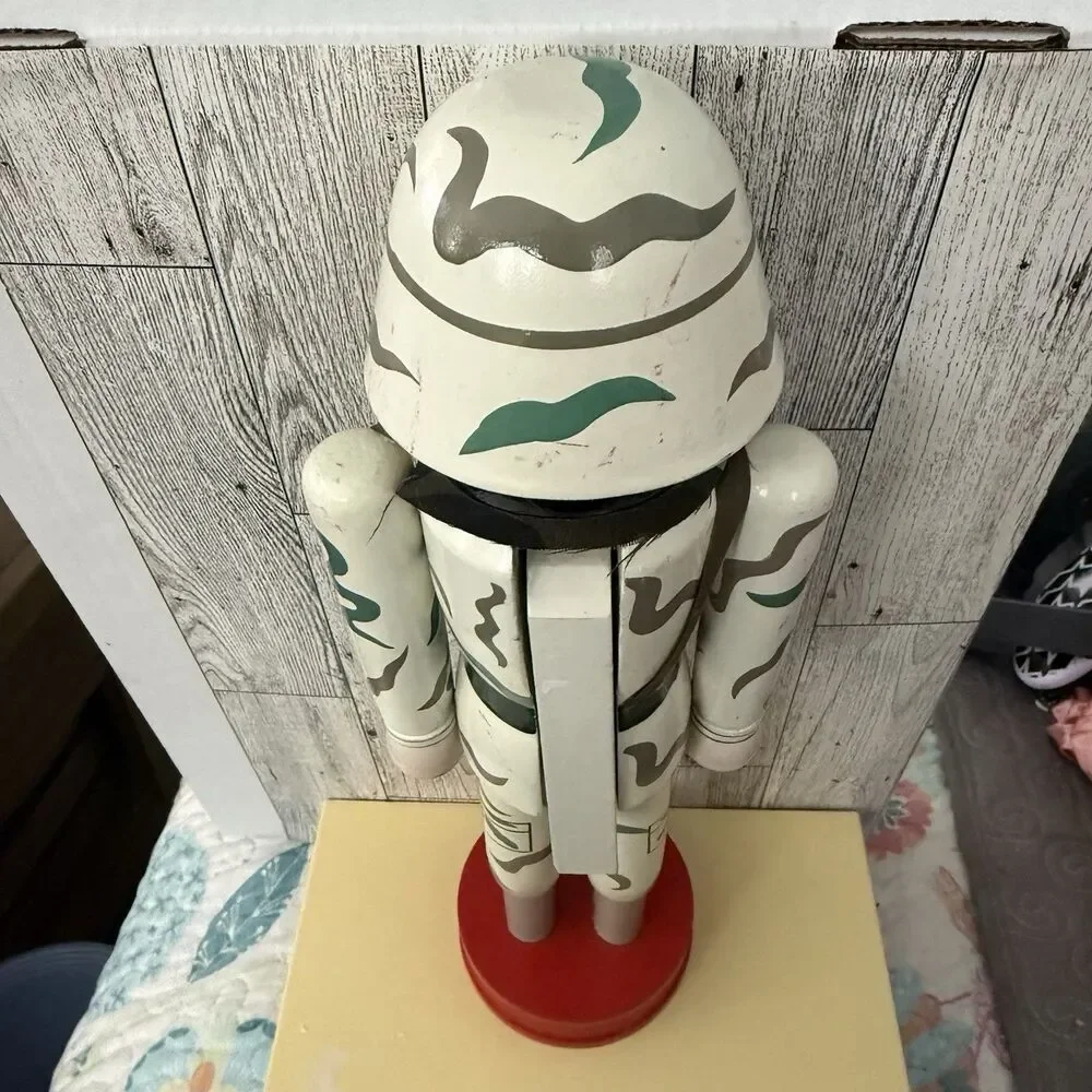 VTG U.S. Army Nutcracker Camouflage Soldier Wooden 14